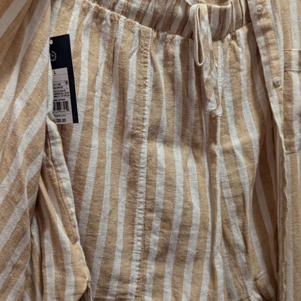Old Navy Beige and White Striped Button-Down Shirt - Picture 3 of 4